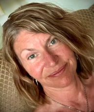 Book an Appointment with Ms. Laura Kramarz for Psychotherapy